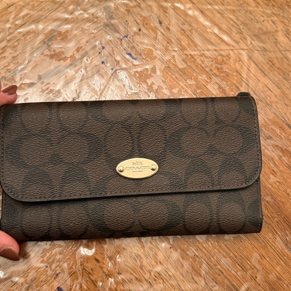 Coach Snap Wallet - Picture 2 of 7
